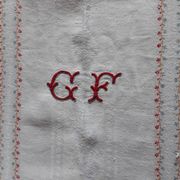 Grande nappe rouge et blanc 1m95x2m85 et ses 12 serviettes monogrammées "gf"