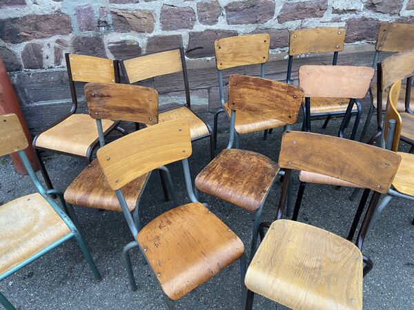 20 chaises industrielles école dépareillées vintage MULLCA tube & bois