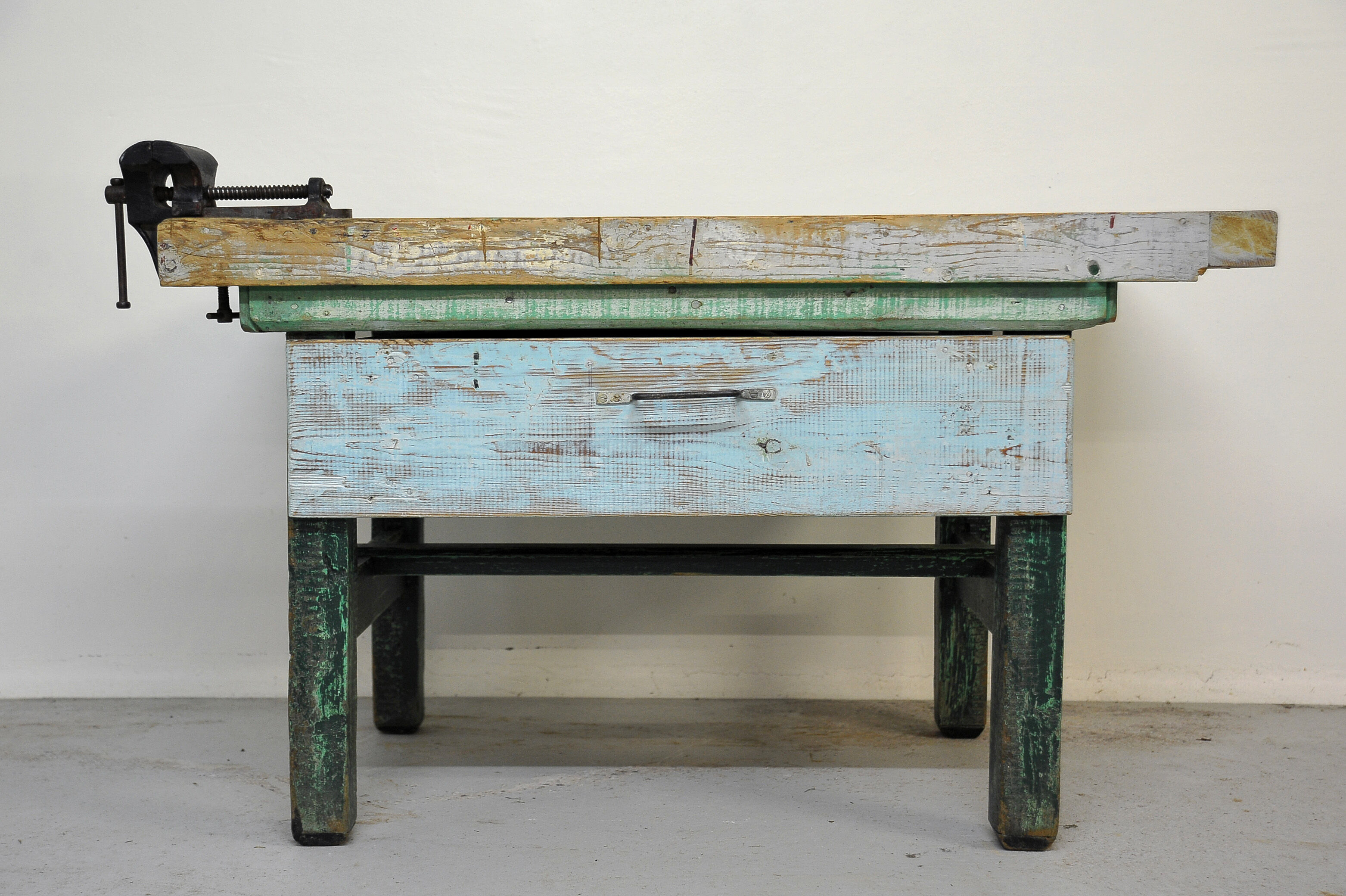 Old solid wood workbench 40/50