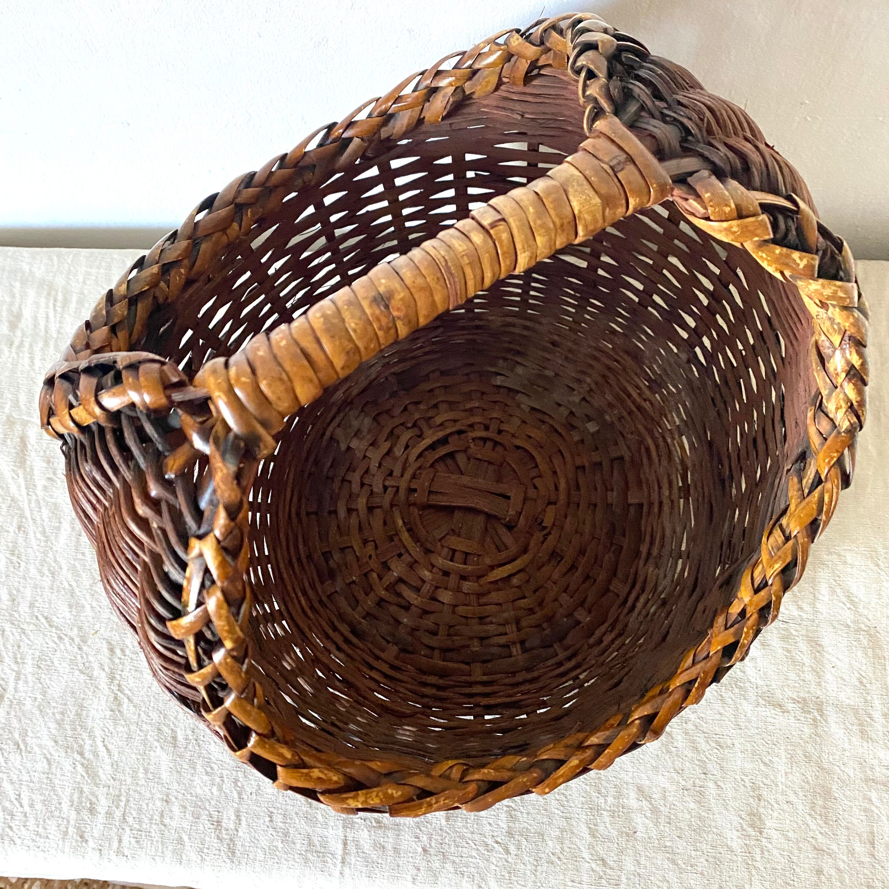 Flowery woven wicker basket