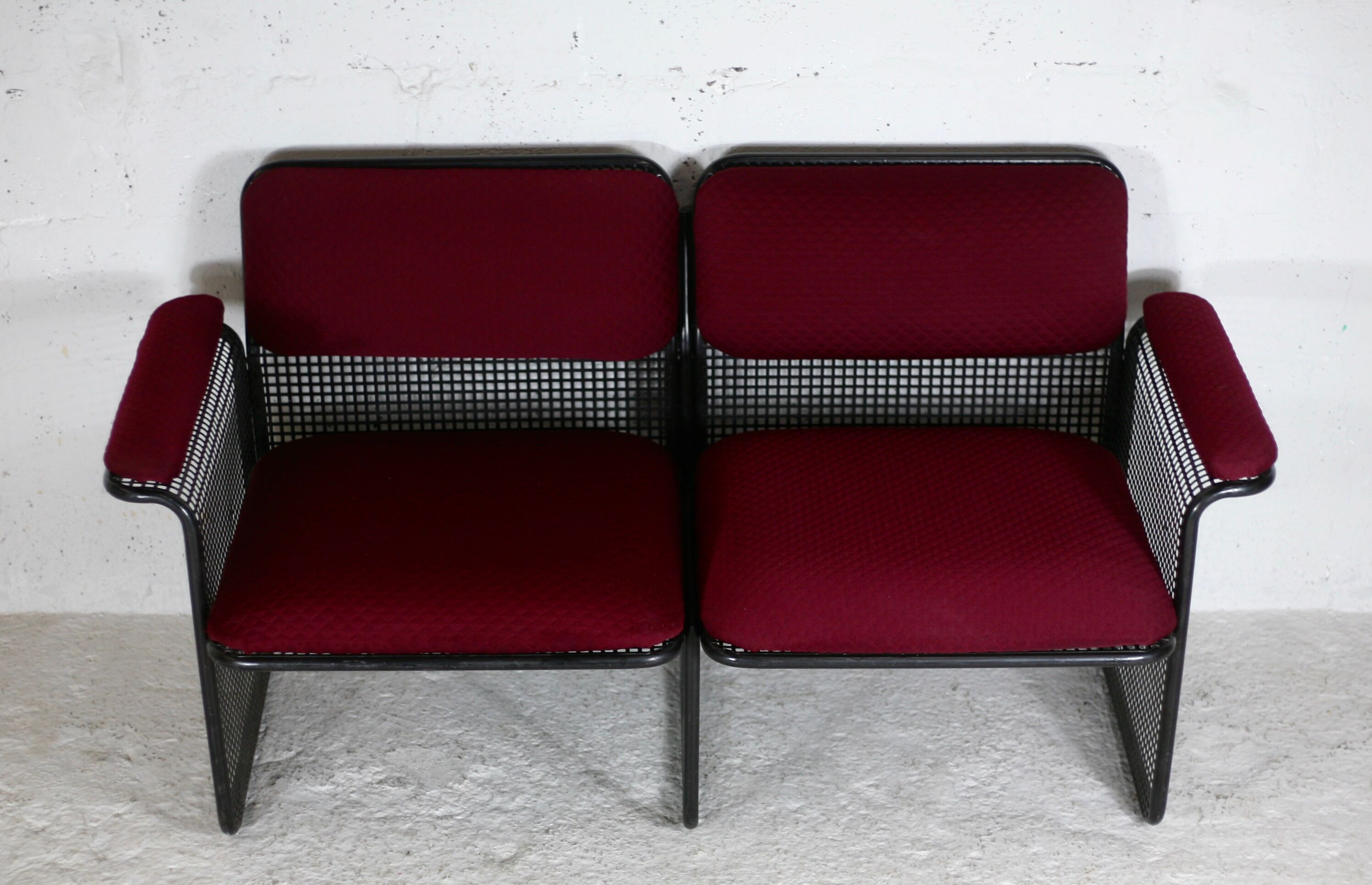Black honeycomb steel sofa, burgundy fabrics, Italy, circa 1970