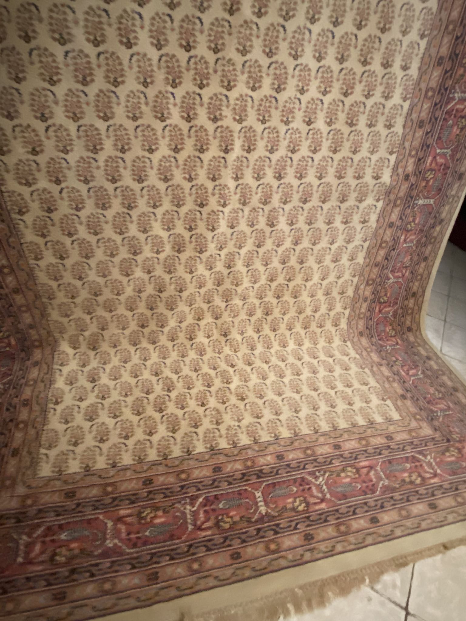 Tapis d'Orient en laine entièrement réalisé à la main