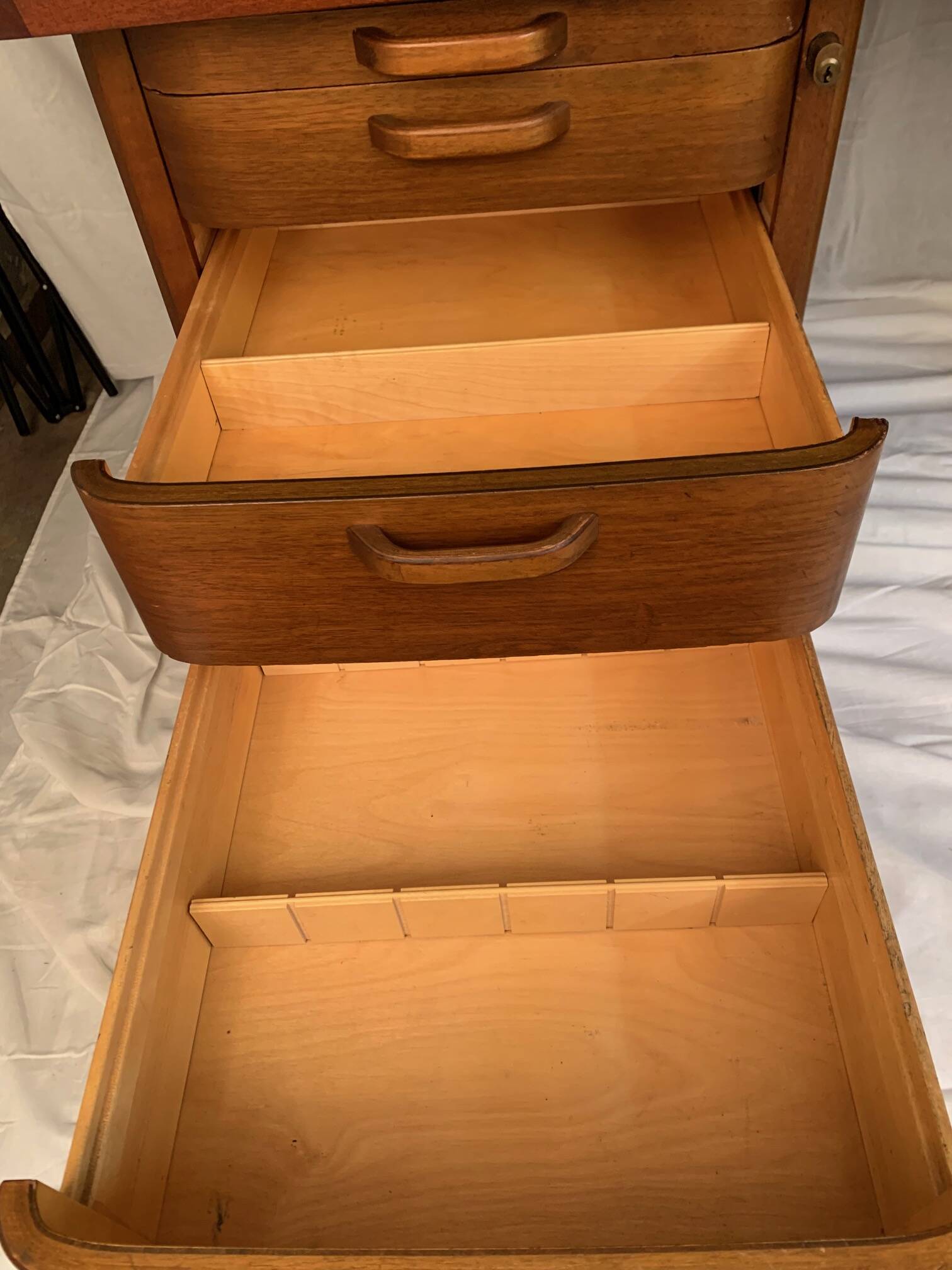 Desk designed by Gunnar Ericsson, Atvidaberg, Facit AB Buromöbel Zurich, Sweden, 1950s