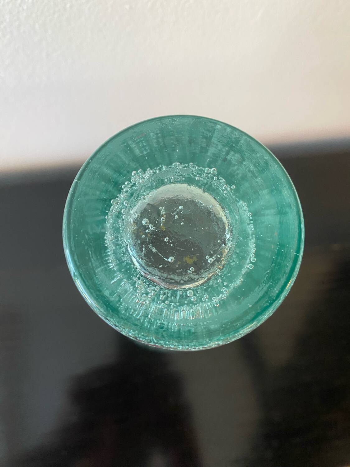 Vase signé de la verrerie de Biot couleur Vert d’Eau