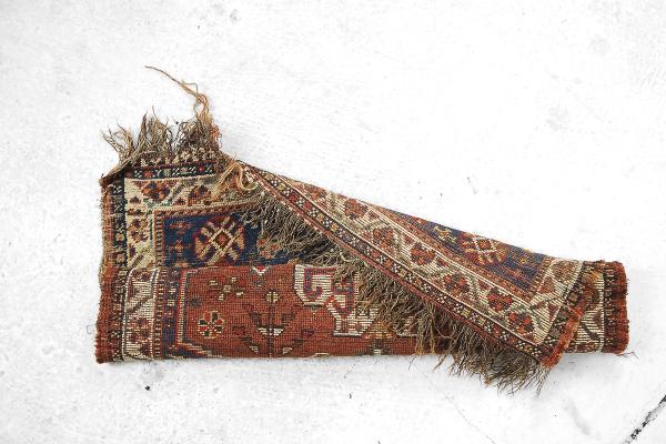 Ancient Persian carpet Shira from the 1880s, 80x120cm.
