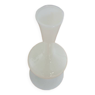 Vase soliflore opaline blanche