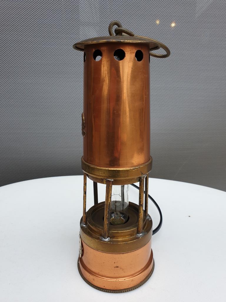 Electrified miner's lantern 178