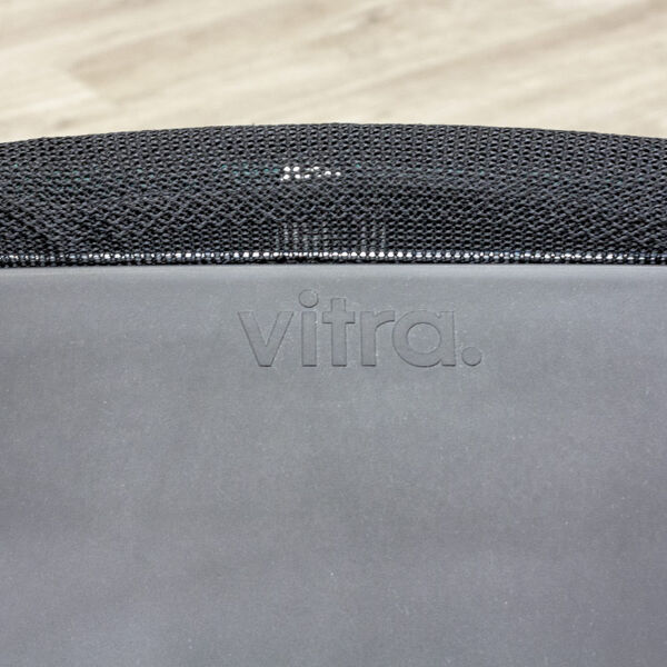 Chaise visiteur vitra medaslim rouge et noir