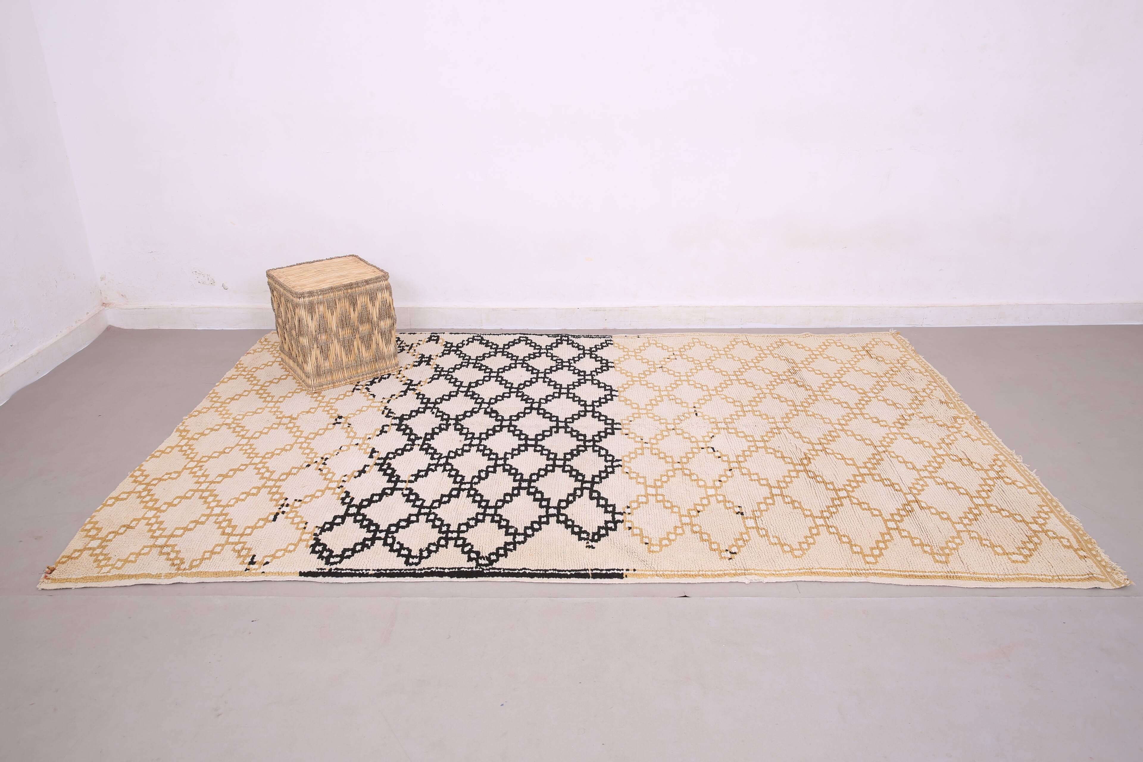 Beige Vintage Moroccan Rug 178 x 286 cm - Berber Wool Rug - Handmade Rug
