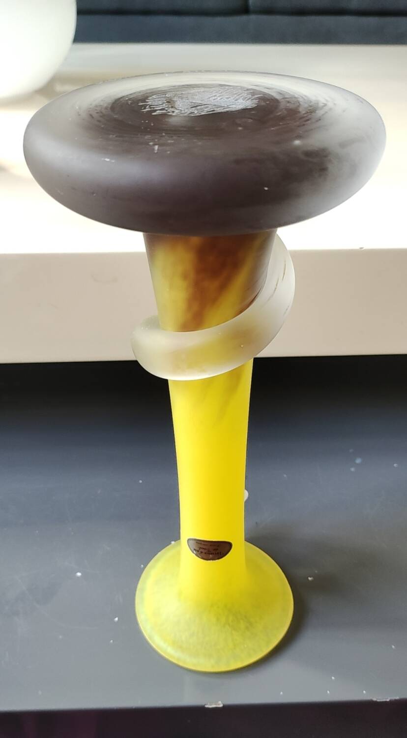 Floral design vase. Signed Verrerie d'Art de Toul. Unique piece, 27 cm