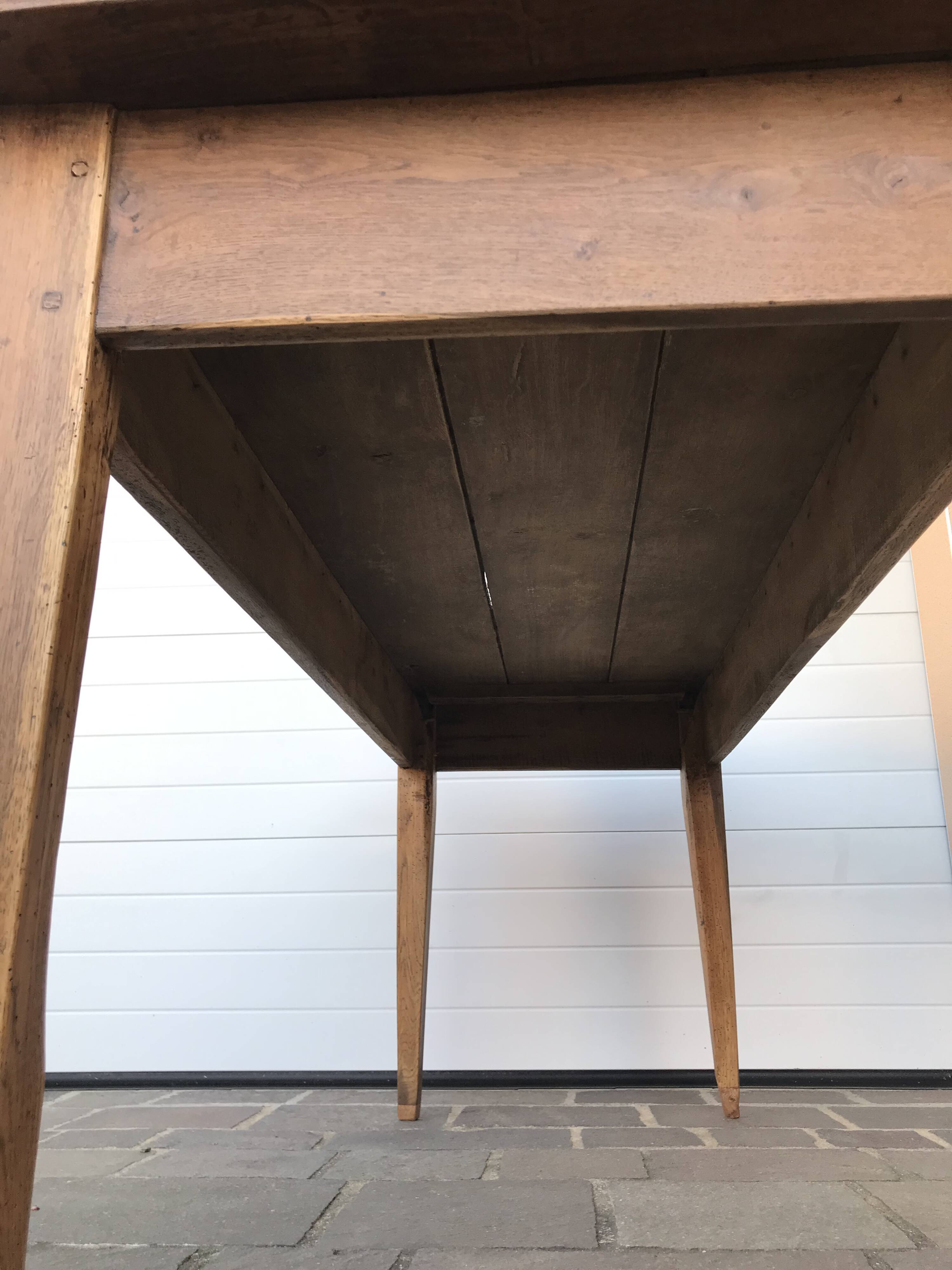 Farm table