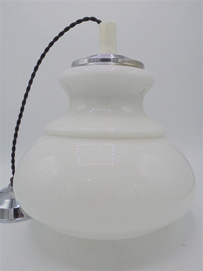 Suspension in opaline white