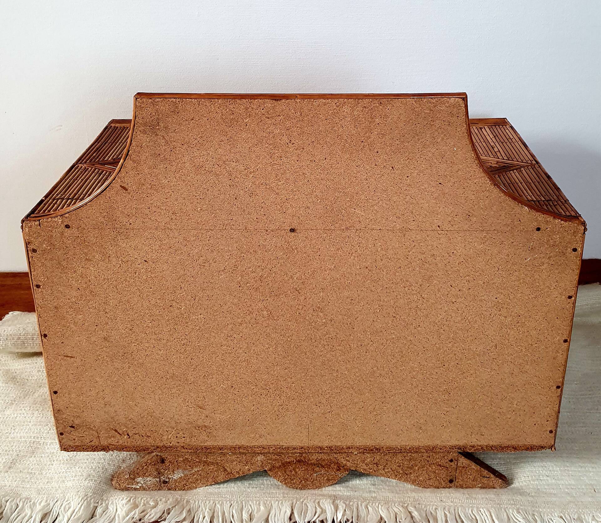 Coffre en marqueterie de rotin