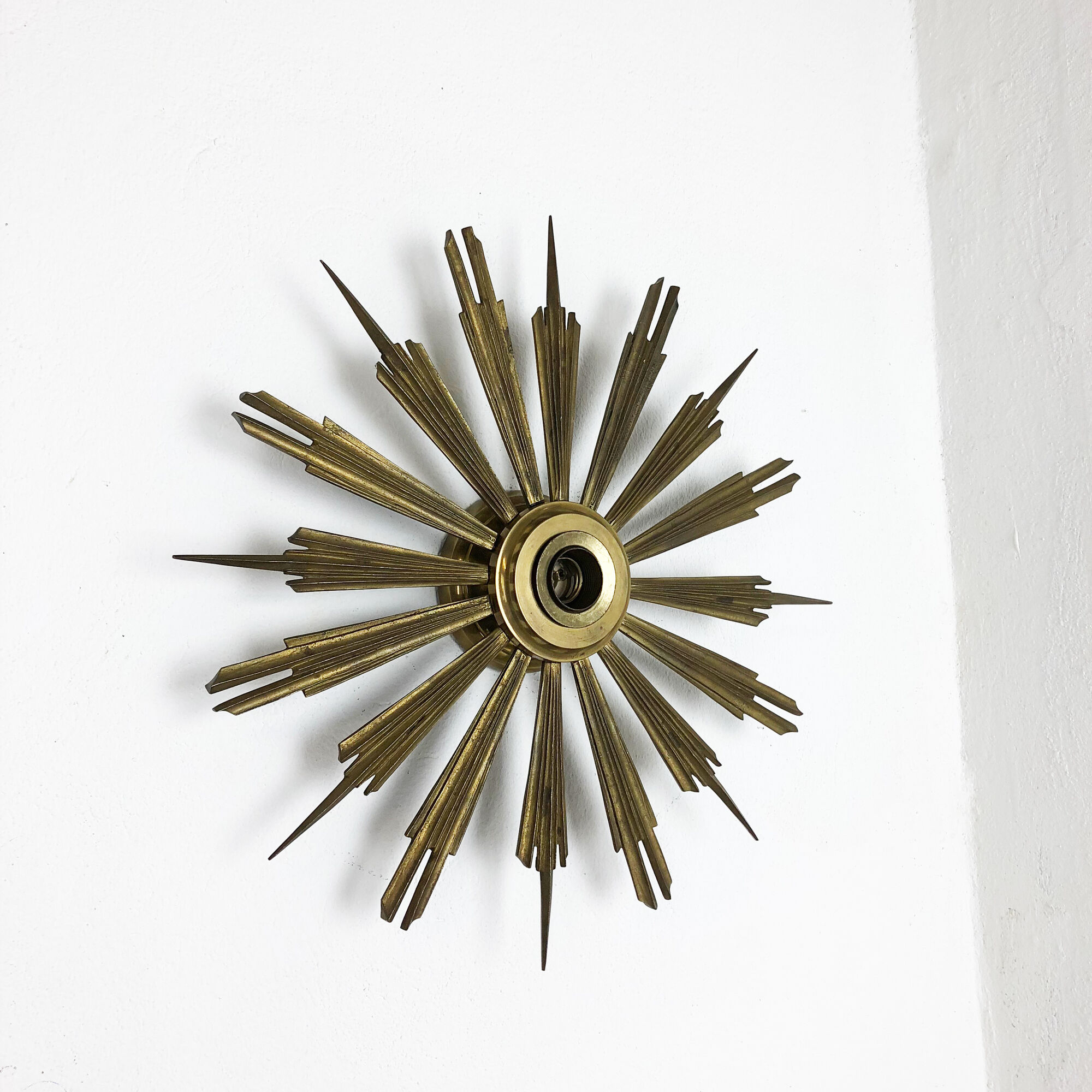 Applique soleil fabriqué en Italie dans les années 50