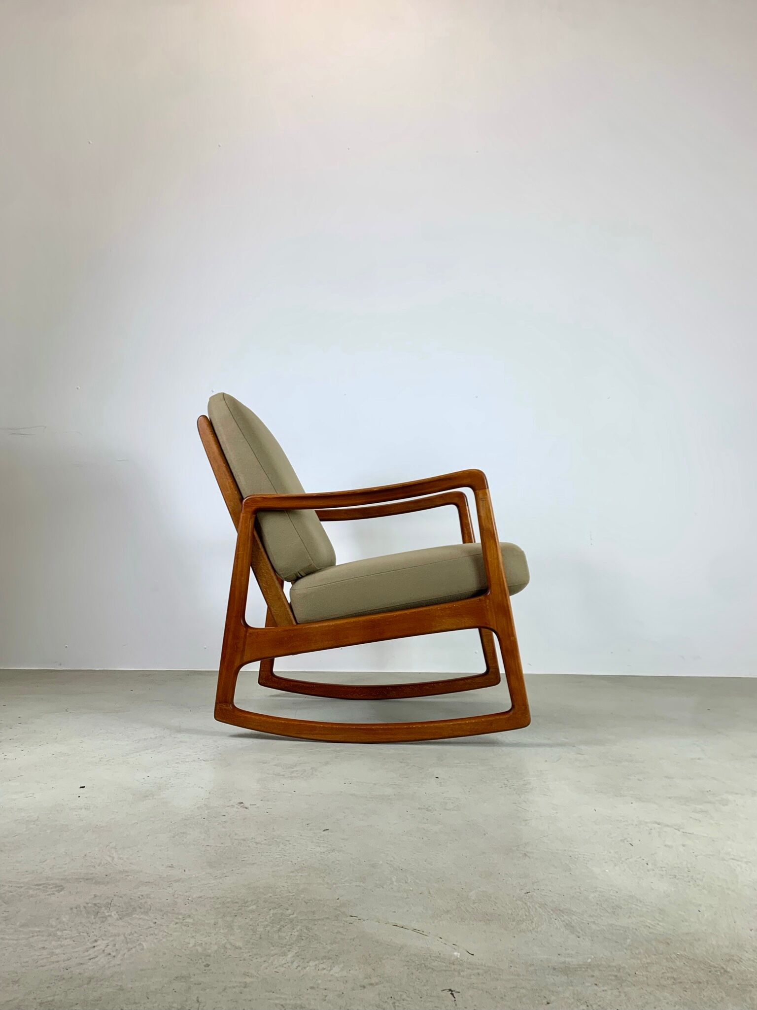 Rocking chair model 166 "senator" by Ole Wanscher for France and Daverkosen, Denmark, 1960s