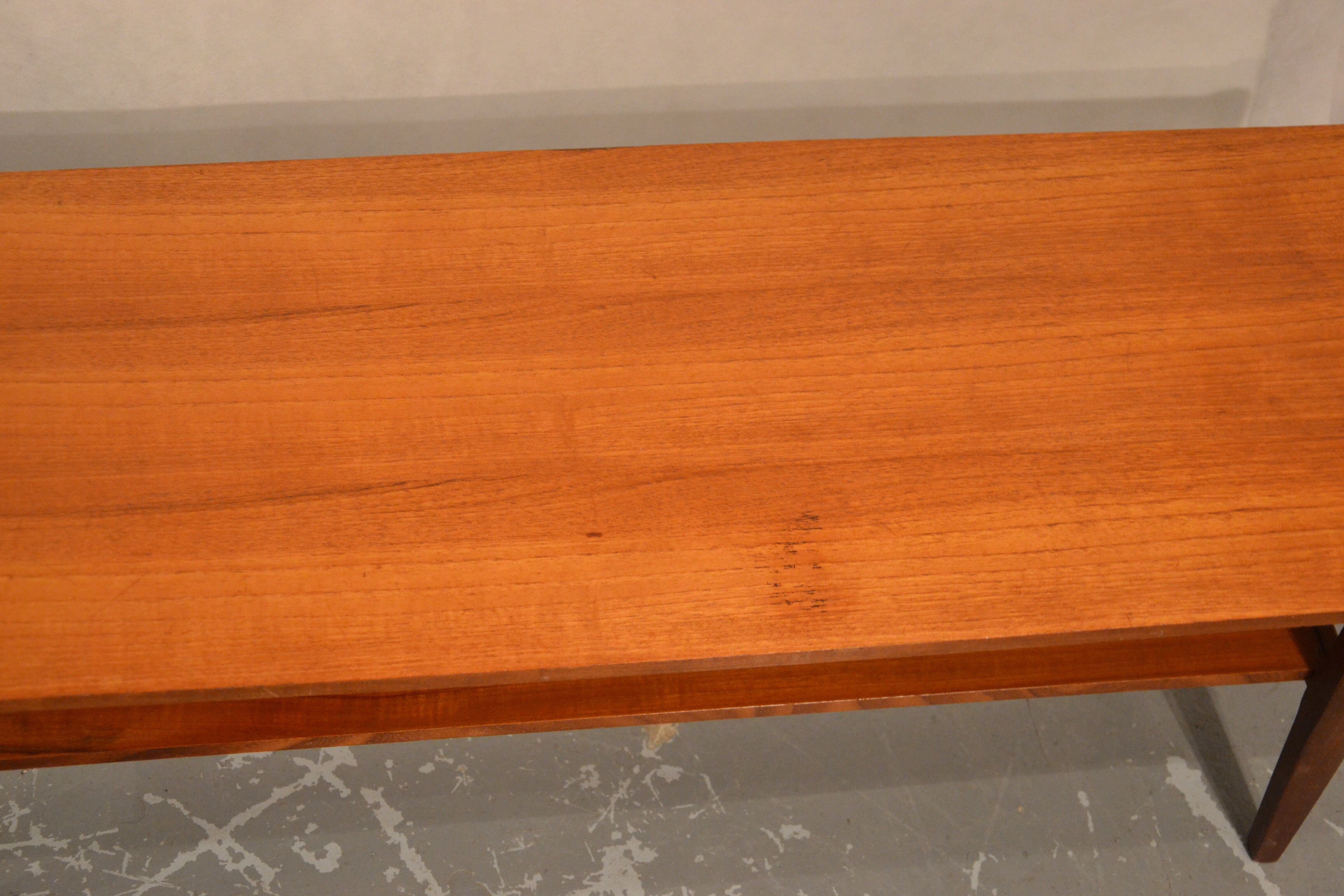 Table basse scandinave en teck