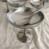 Coupes à glace en inox sur pied avec cuillères