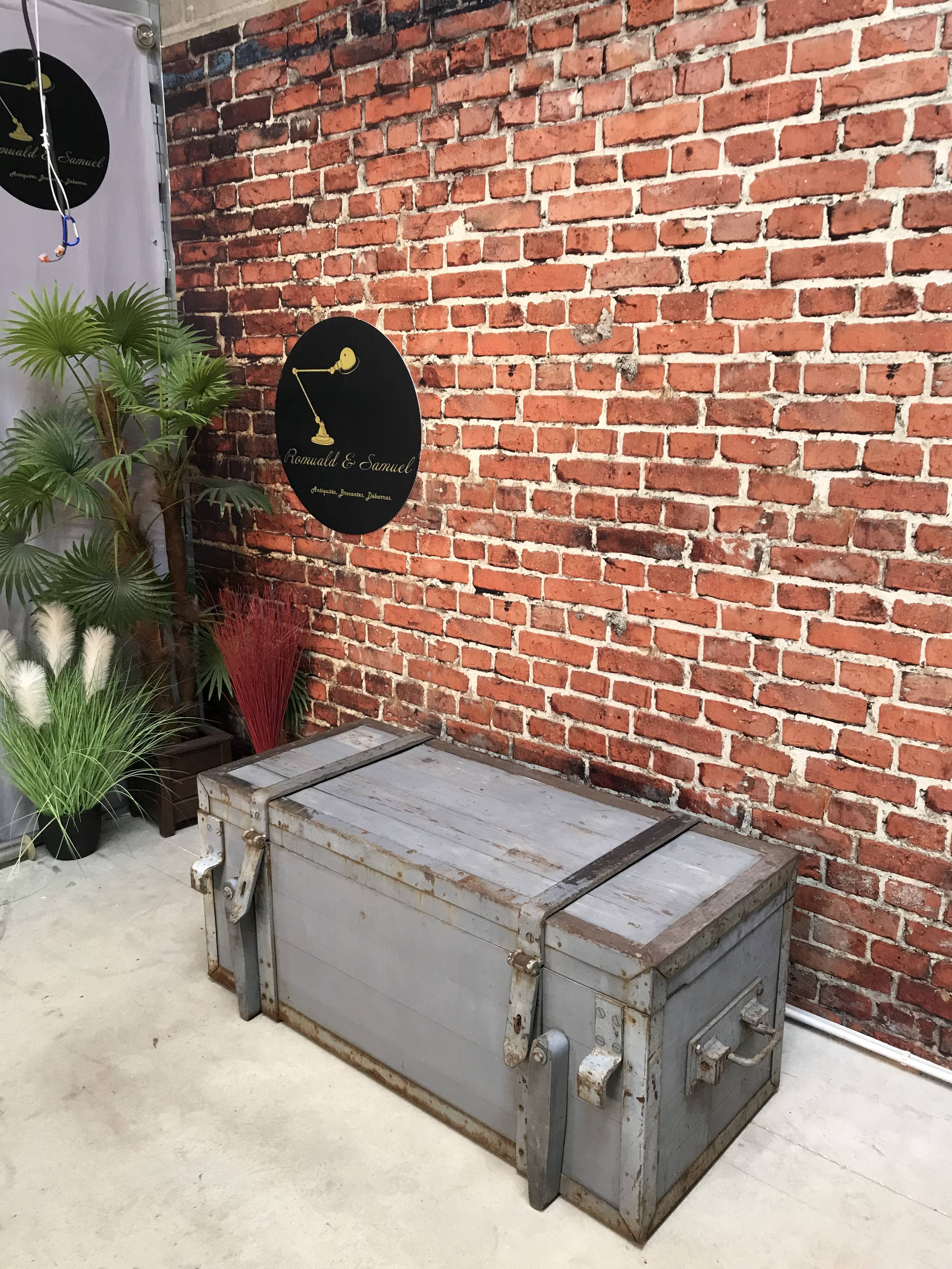 Wooden military transport trunk
