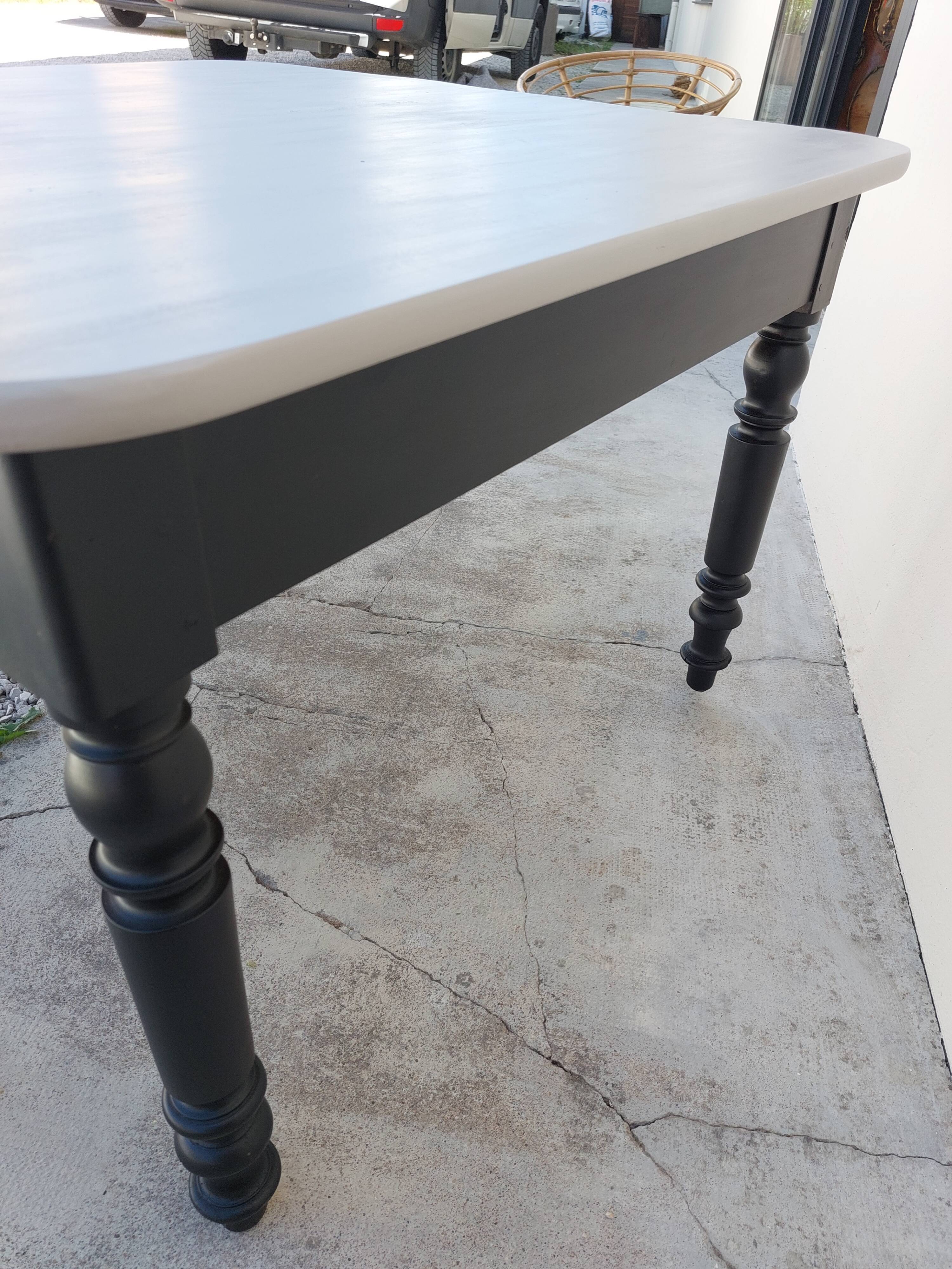 Old farmhouse table 1900 patinated