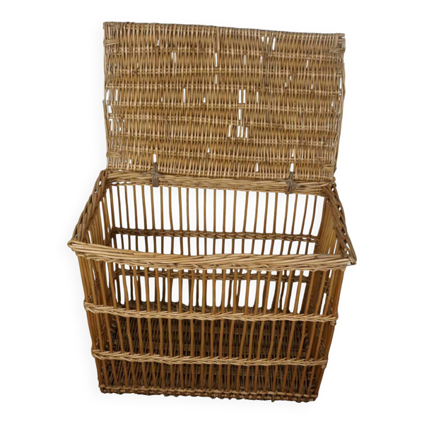 Malle en osier ancienne