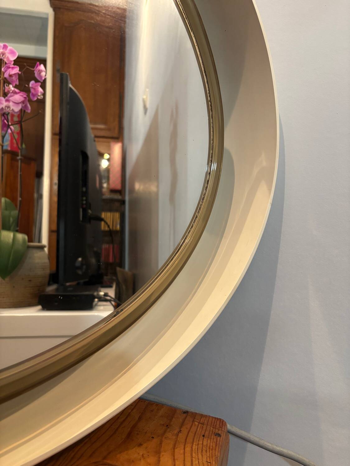 Large oval mirror, Space Age design, vintage from the 1970s.