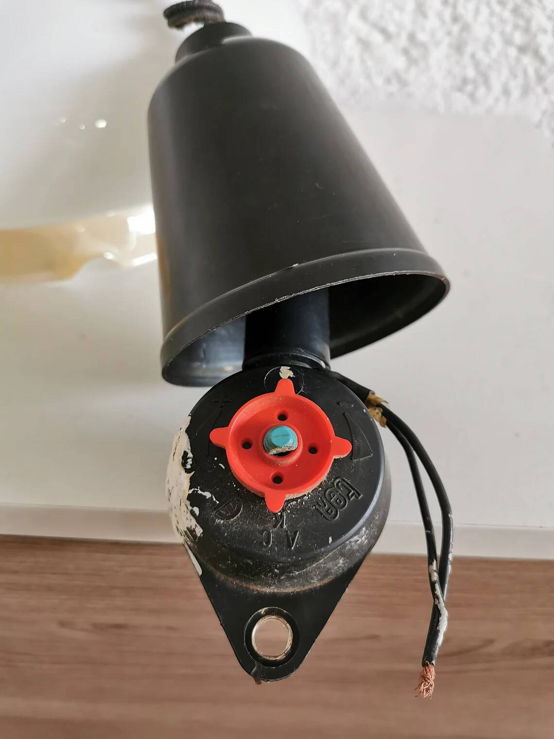 Suspension vintage en verre blanc : Éclairage de cuisine moderne du milieu du siècle