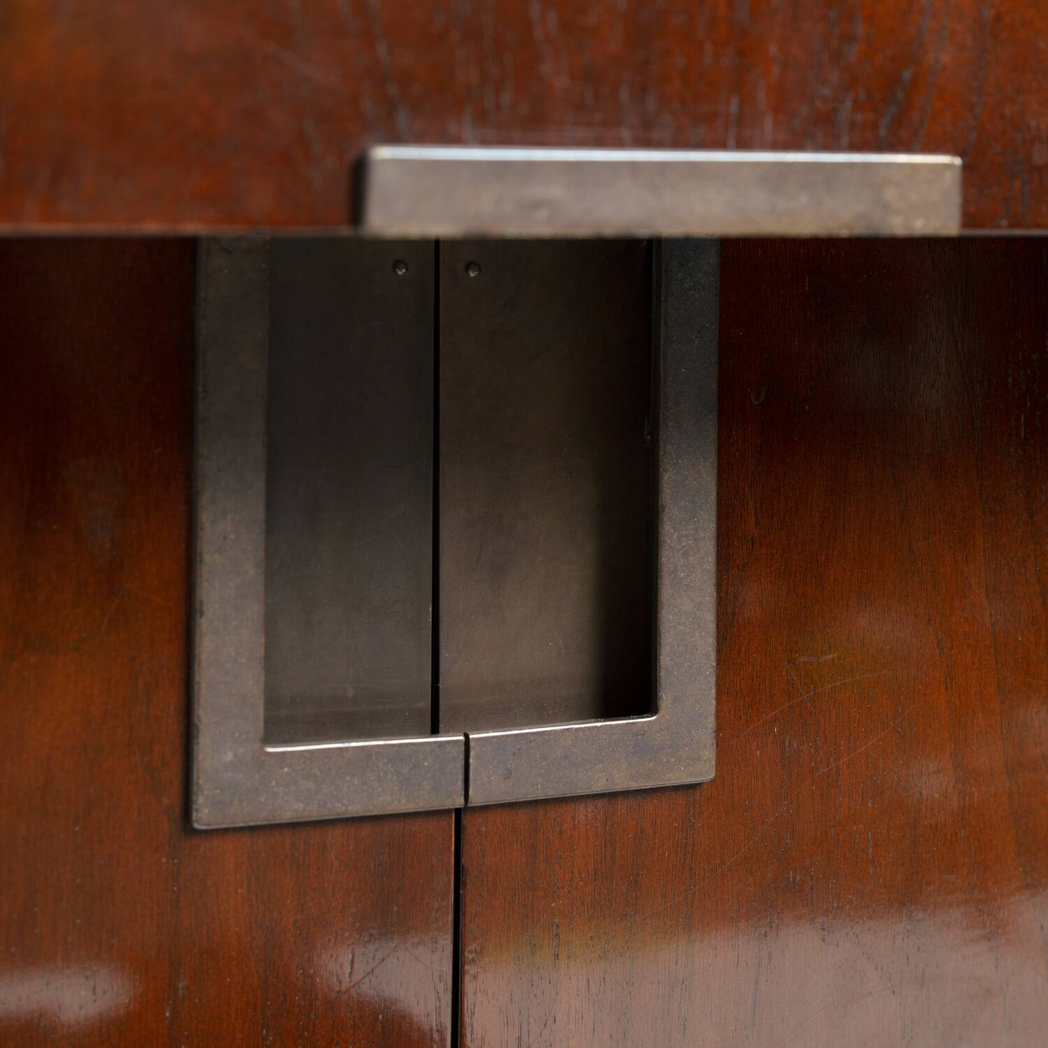 Walnut Veneered Drawer Cabinets or Nightstands by Baker, England, 1970s