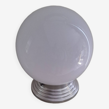 Opaline ball lamp on base