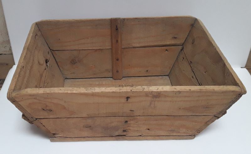 Wooden box trapezoidal