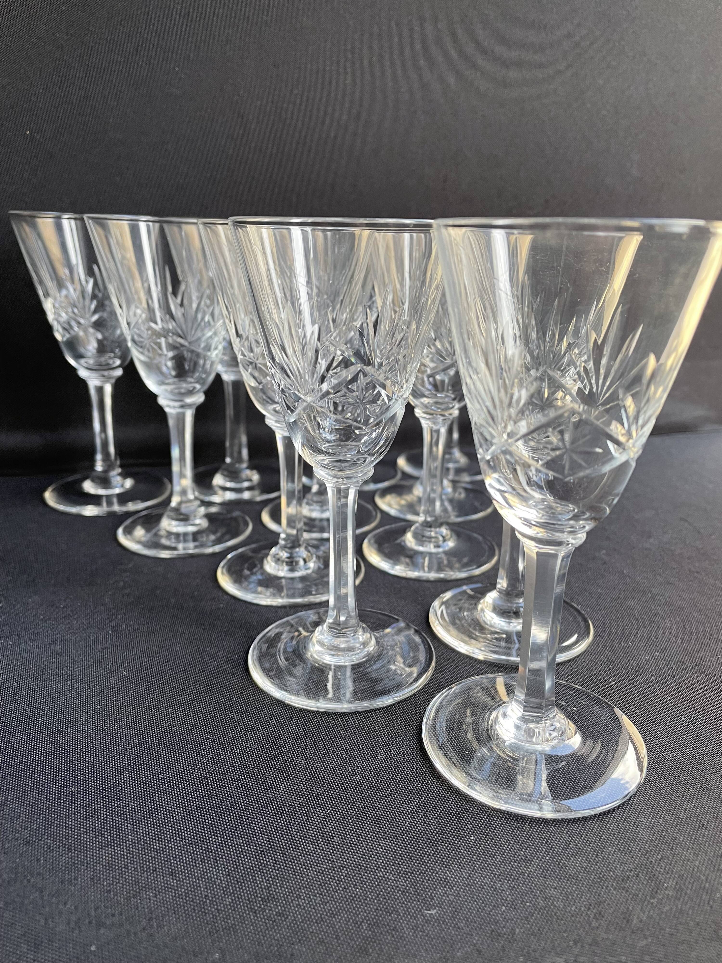 Liquor glasses (12) - art deco - cut and blown crystal