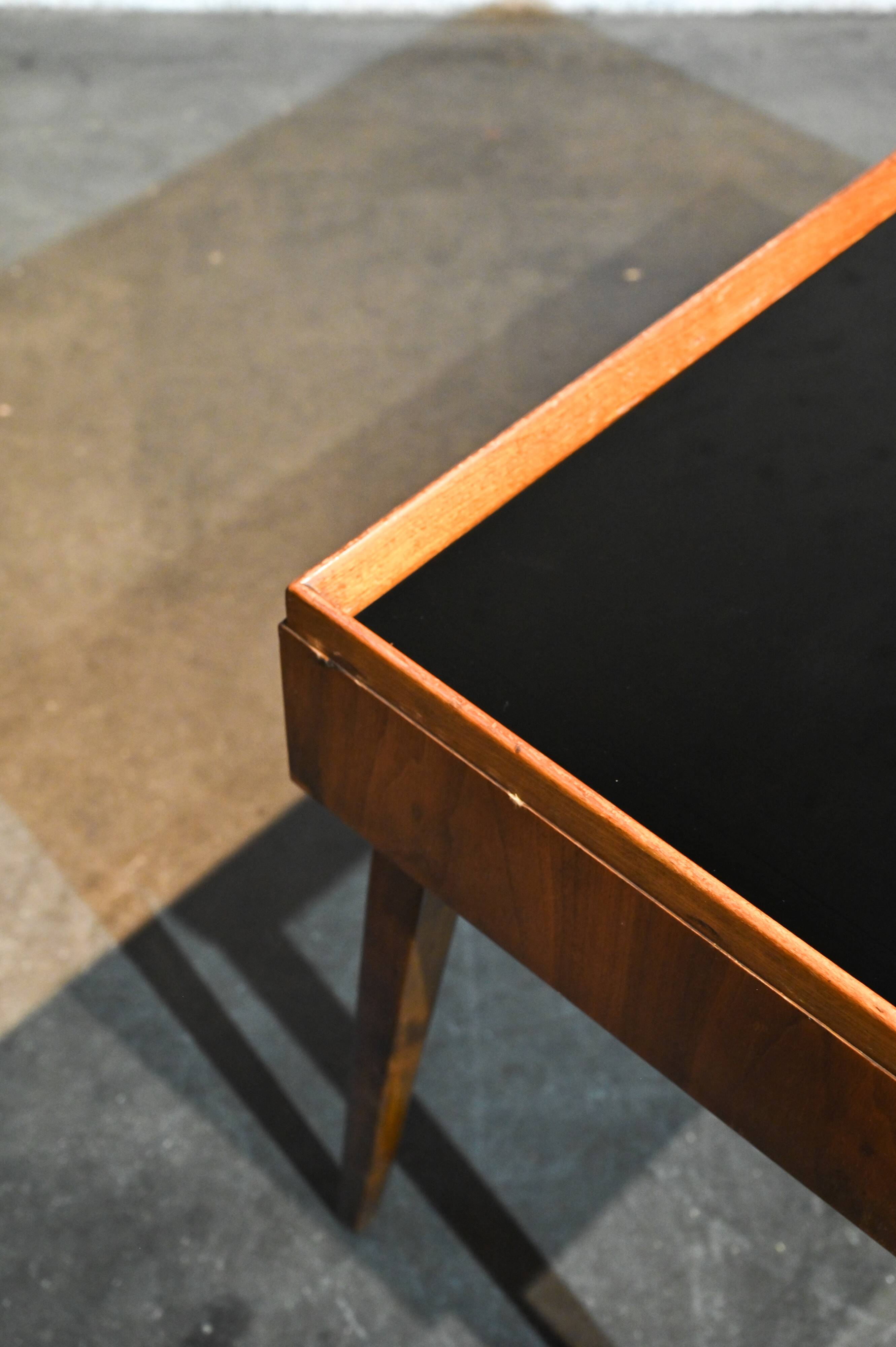 Console table by Interier Praha