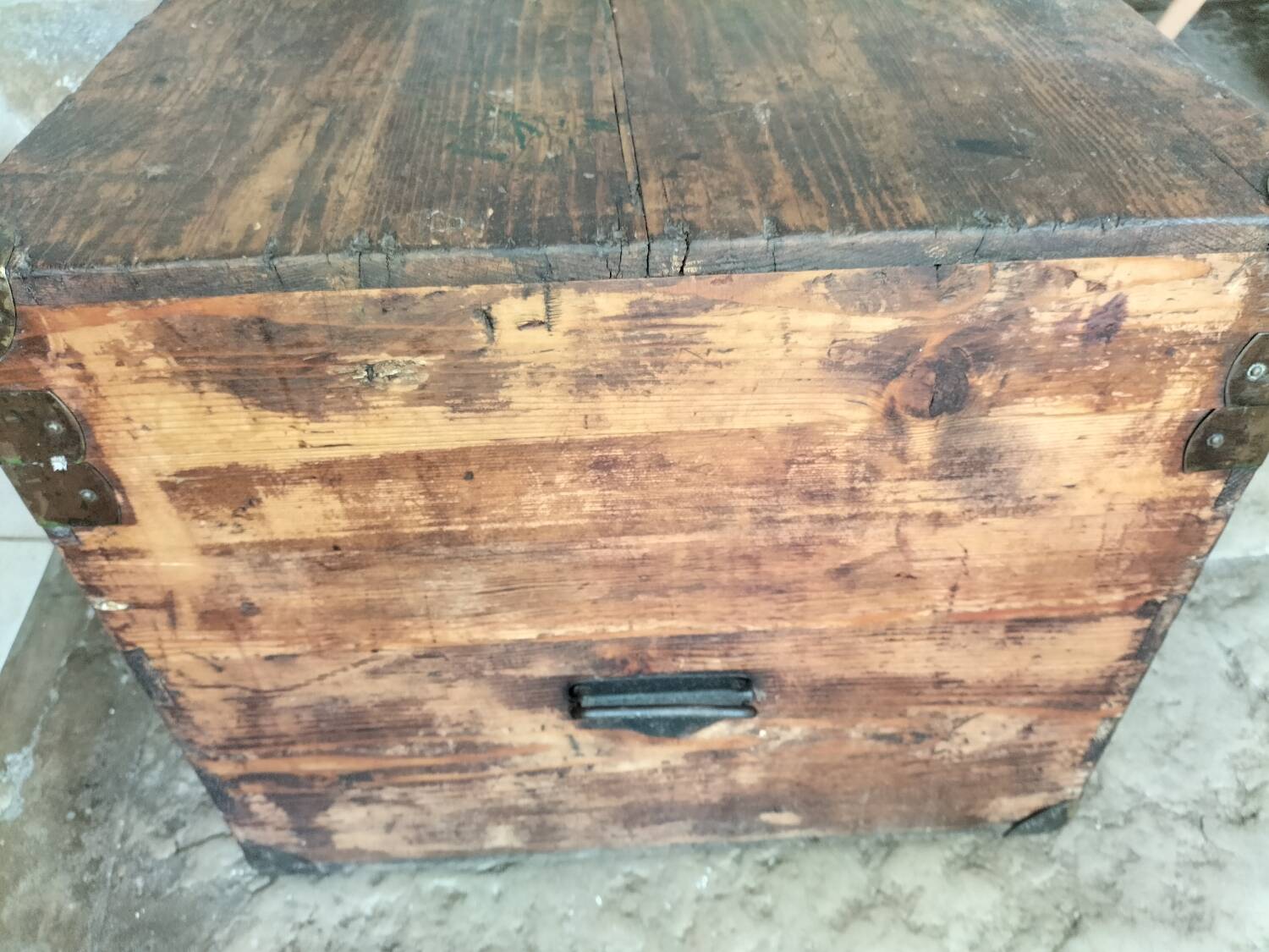Antique trunk from the late 19th century