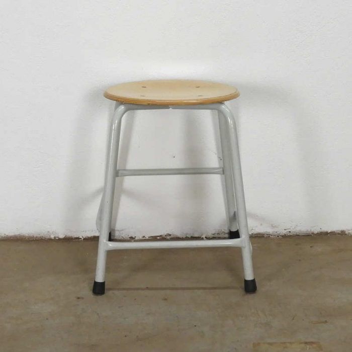 Score NL stool with beech seat