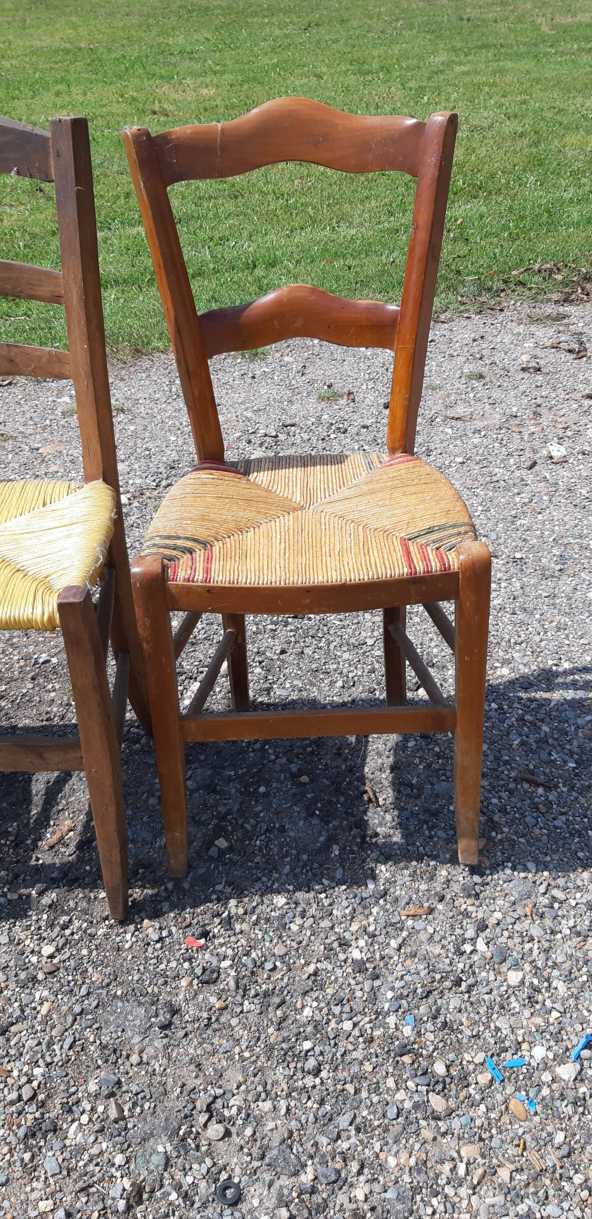 6 antique mulched chairs