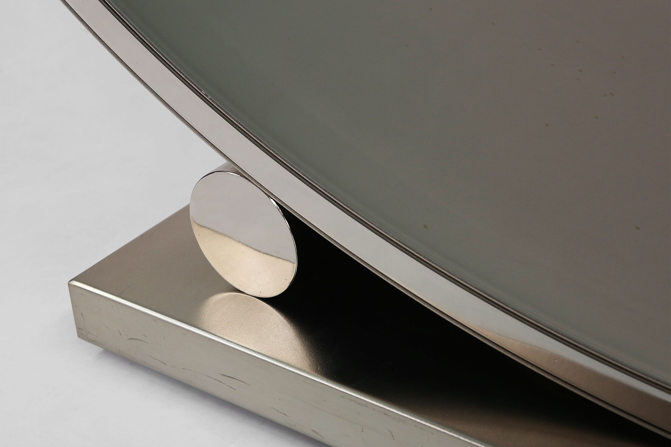 Belgo Chrom dining table in brushed stainless steel and glass top