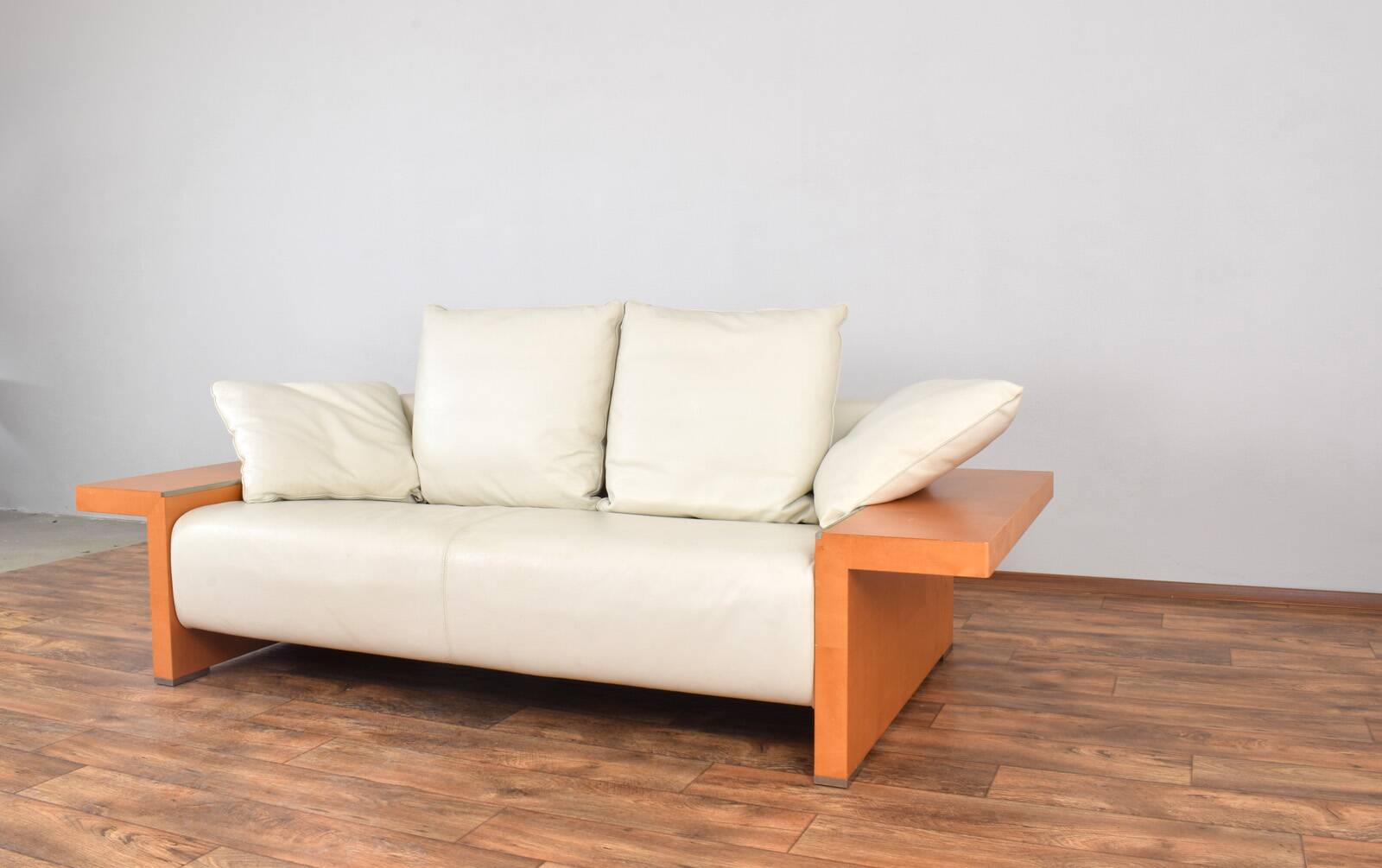 Italian Leather Sofa from Giorgetti, 1980s.
