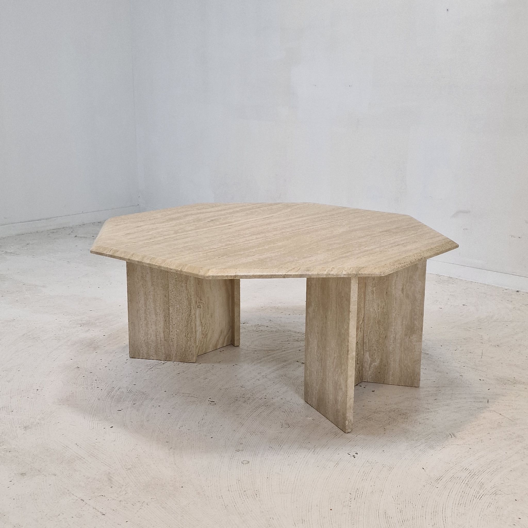 Table basse octogonale italienne en travertin, années 1980