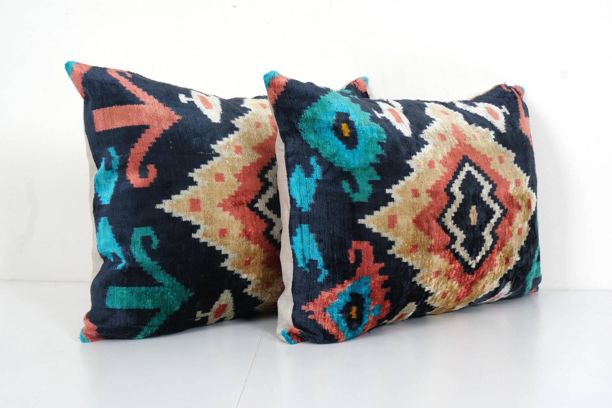 Set of 2 vintage ikat cushion covers 61x41 cm