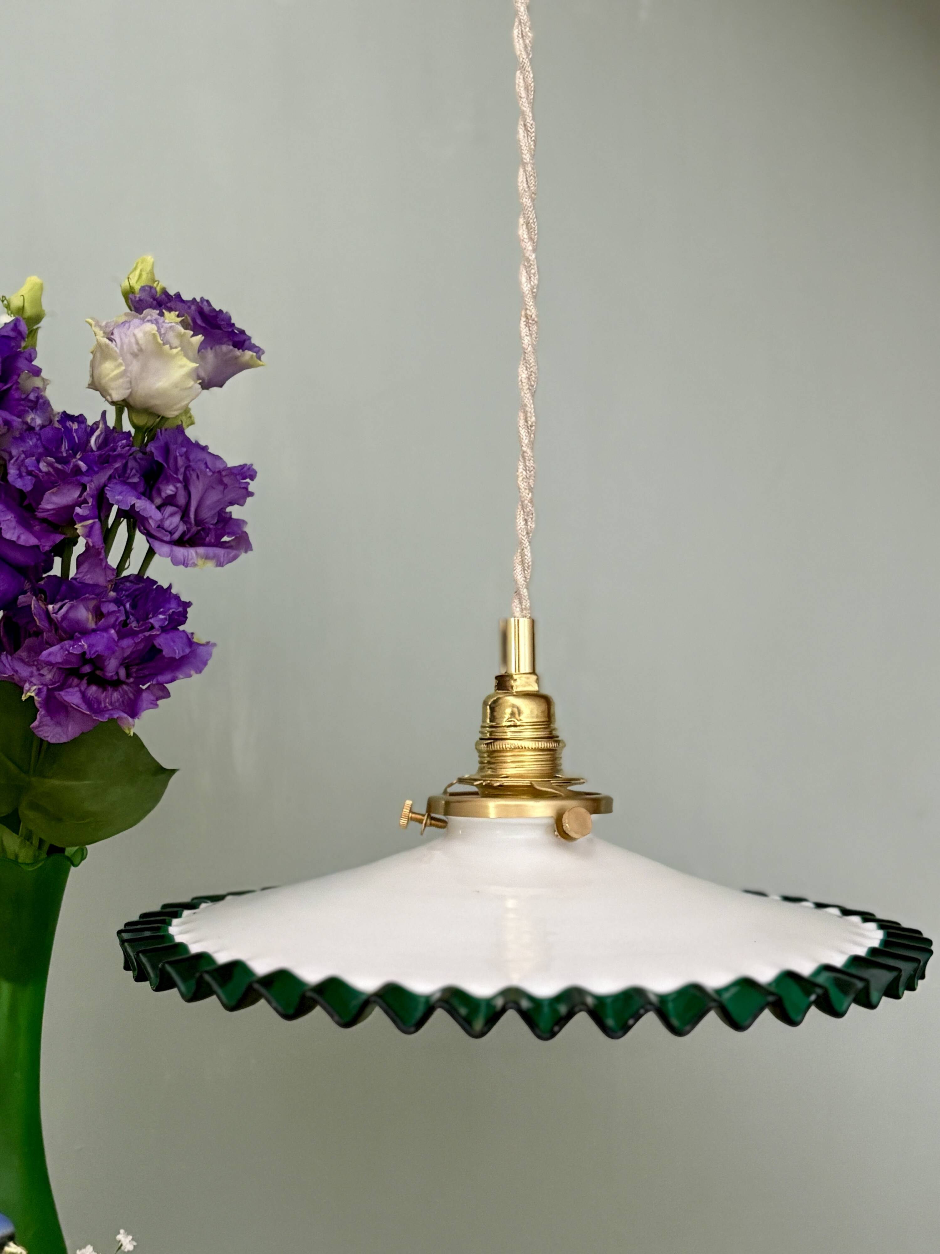 Suspension globe vintage en opaline bleue