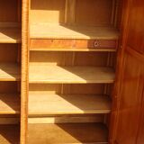 Ancienne armoire de style Louis XVI avec marqueterie et bronzes