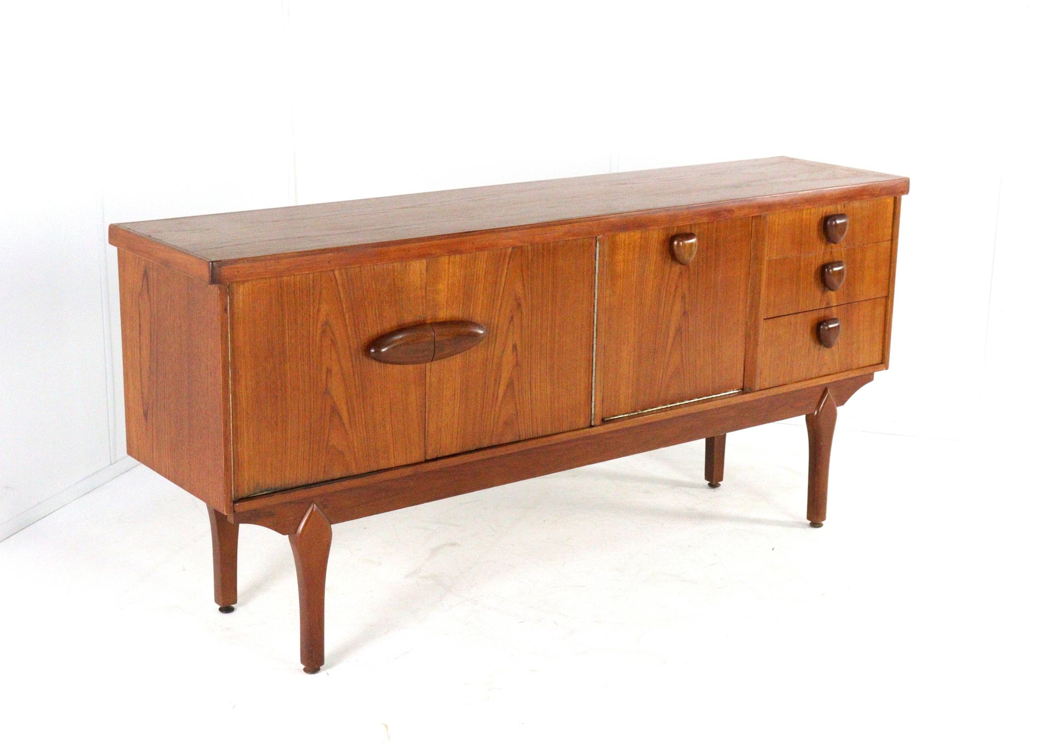 Buffet Jentique 'Oxspring' | 168,5 cm - design moderne du milieu du siècle