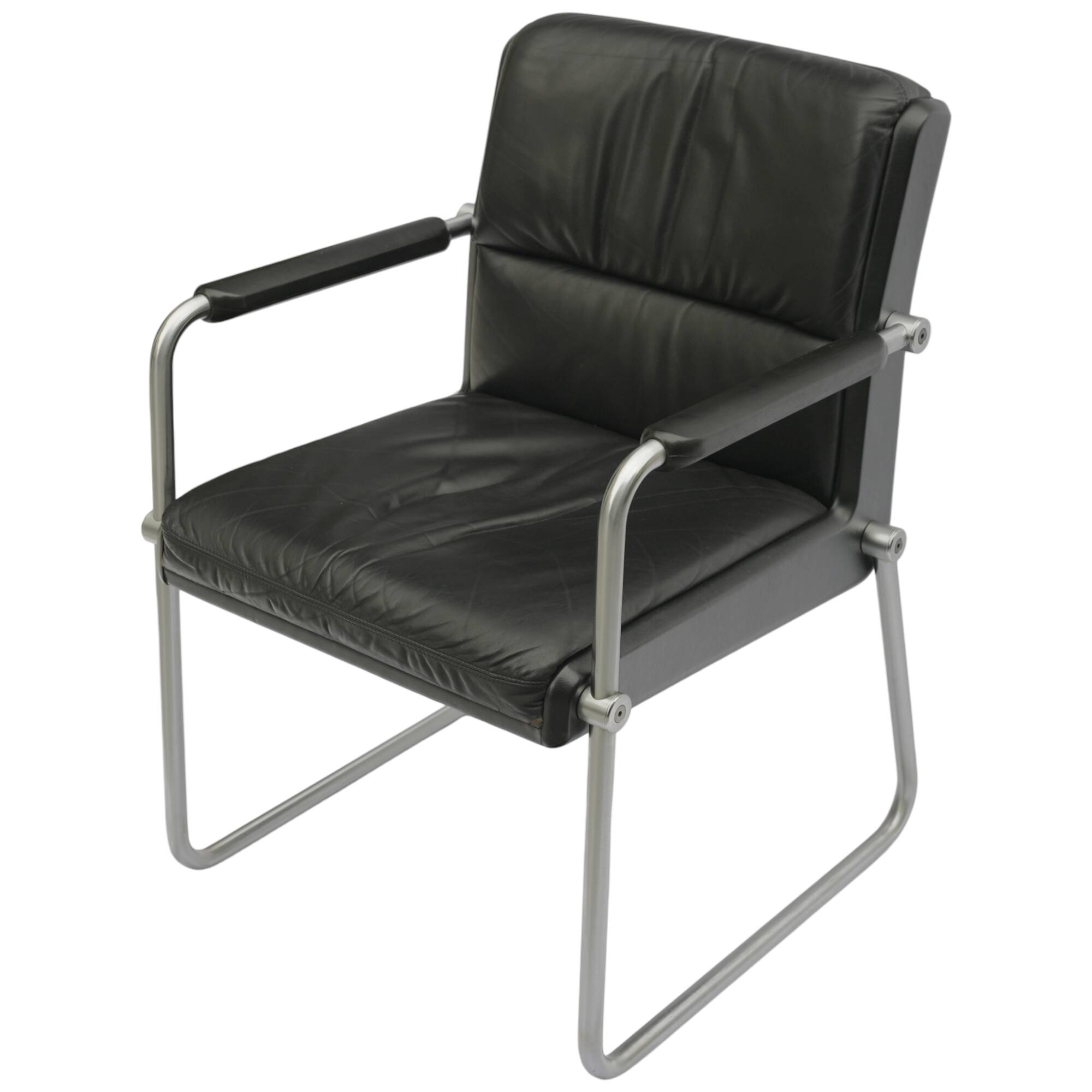 A pair of Bauhaus armchairs, chromed steel tubes, leather, Germany, 1970