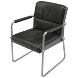 A pair of Bauhaus armchairs, chromed steel tubes, leather, Germany, 1970