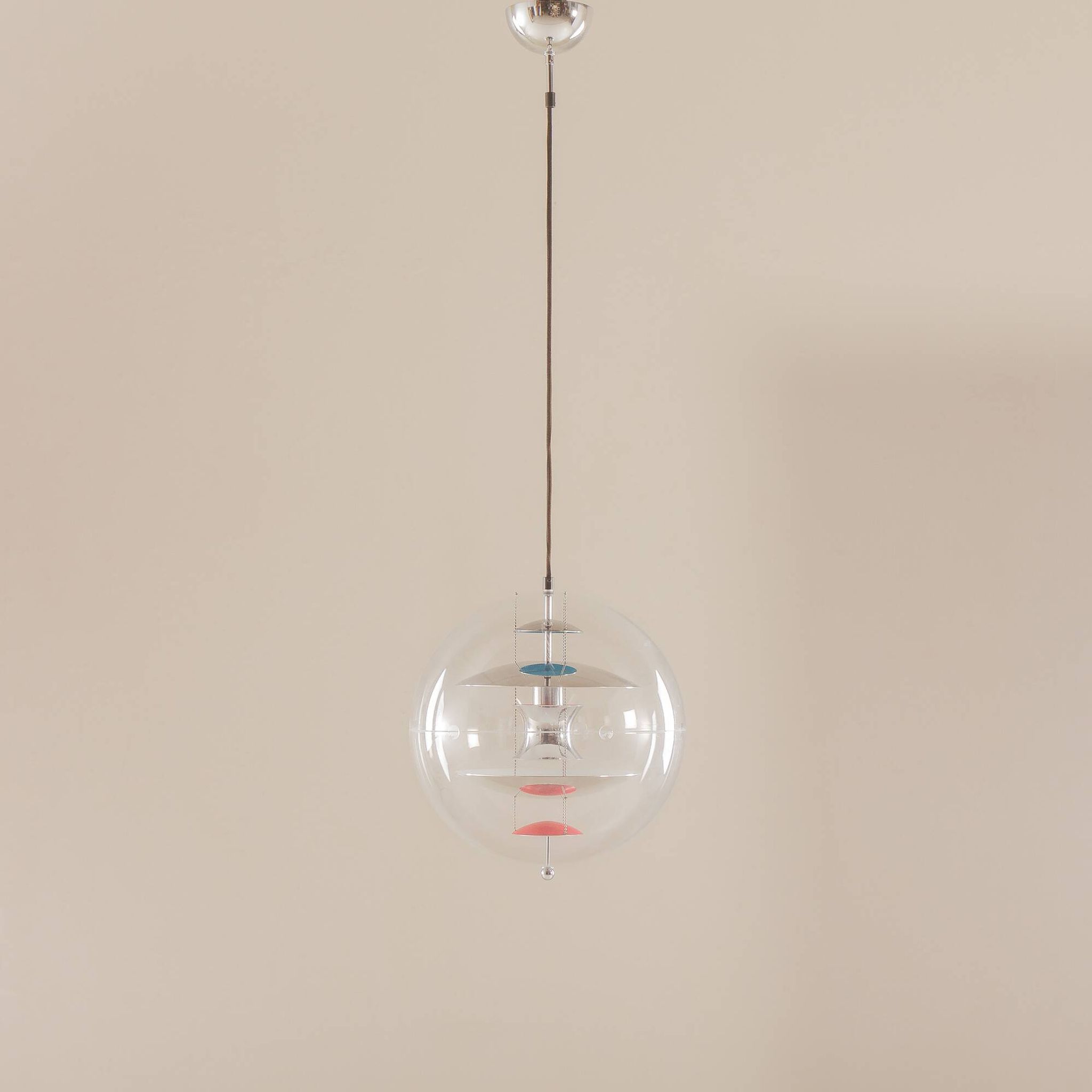 Suspension VP Globe par Verner Panton, Danemark, 1969
