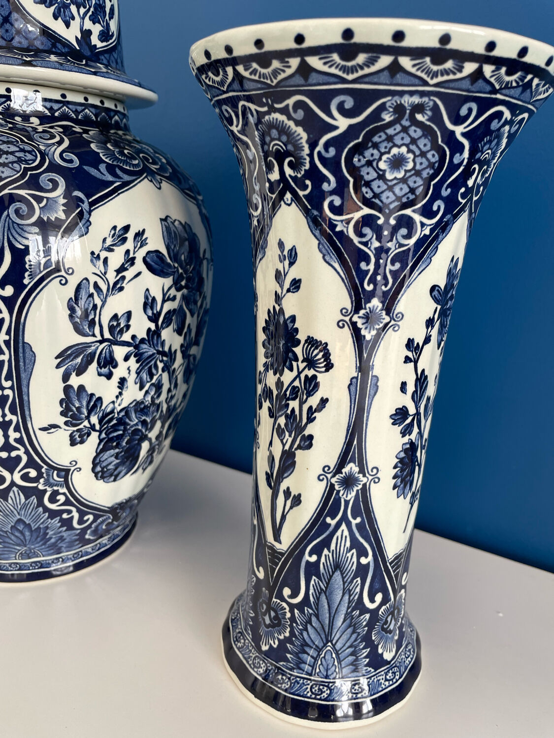 Fireplace trim vase delft made for royal sphinx by boch