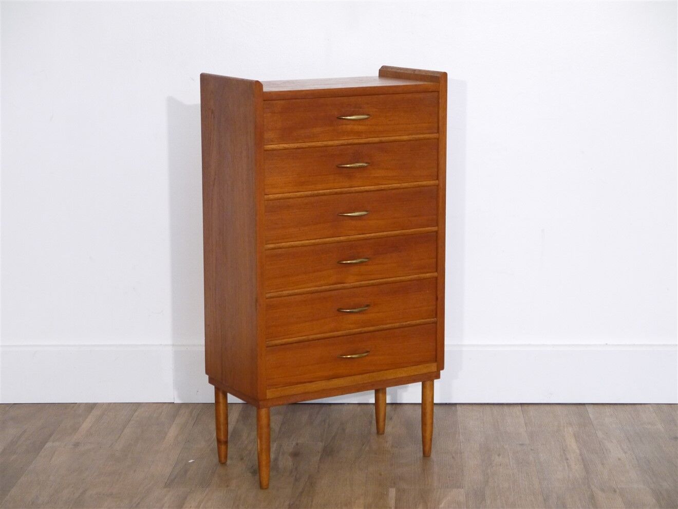 Vintage dresser 1960