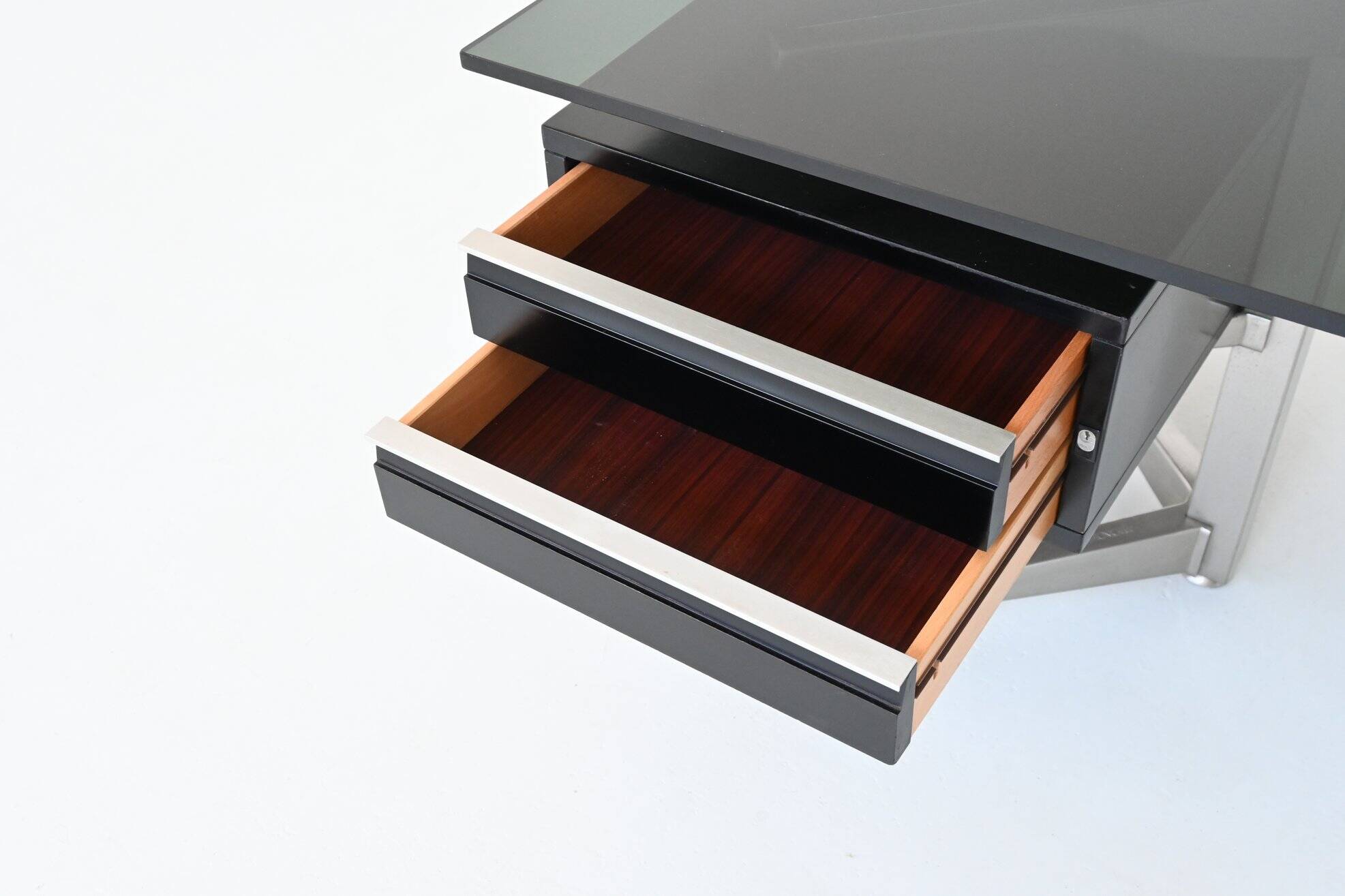 Bureau d'angle exécutif Abbondinterni en acajou et verre, Italie, 1970