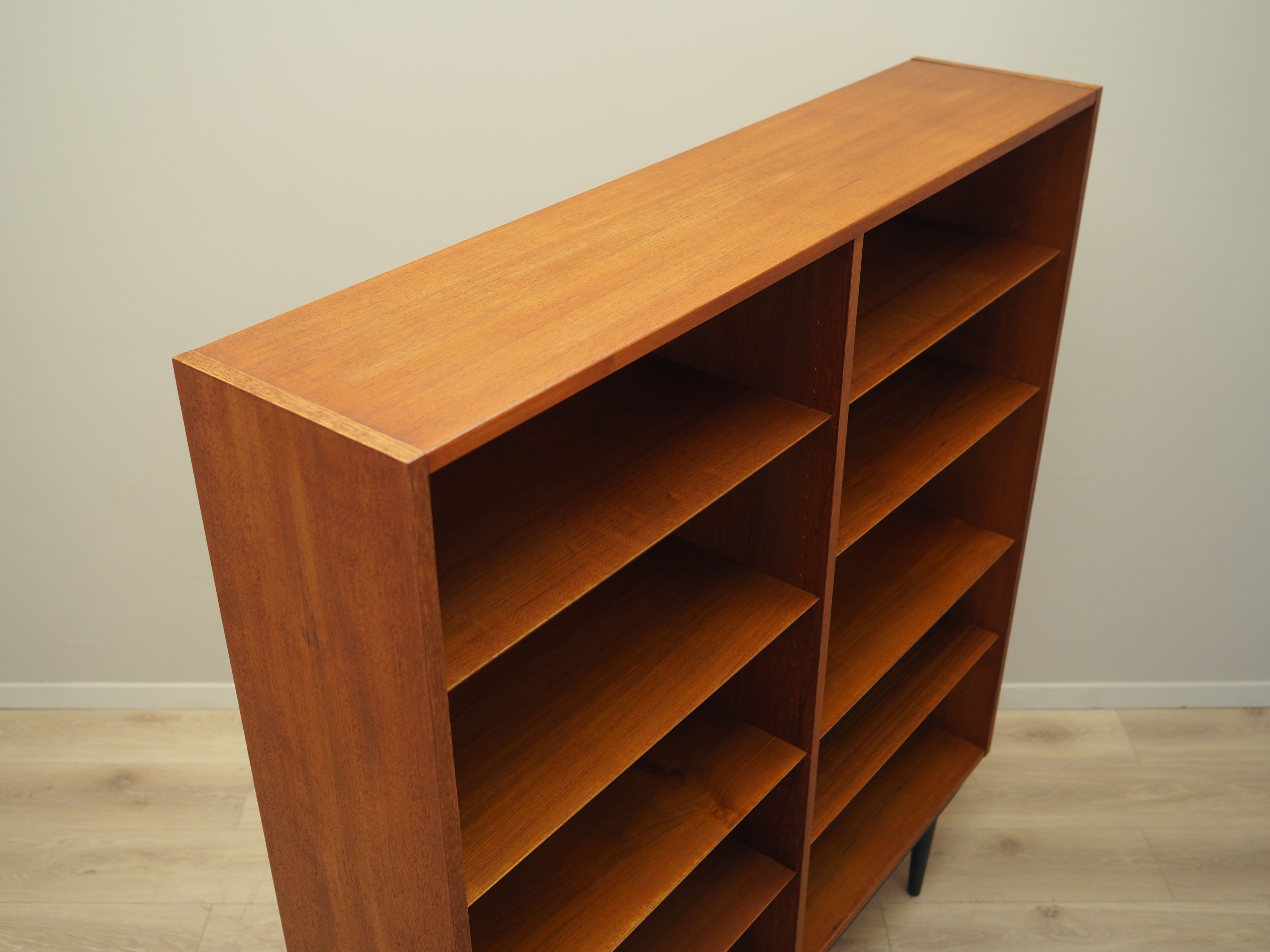 Teak bookcase danish design 1970s by Hundevad & Co
