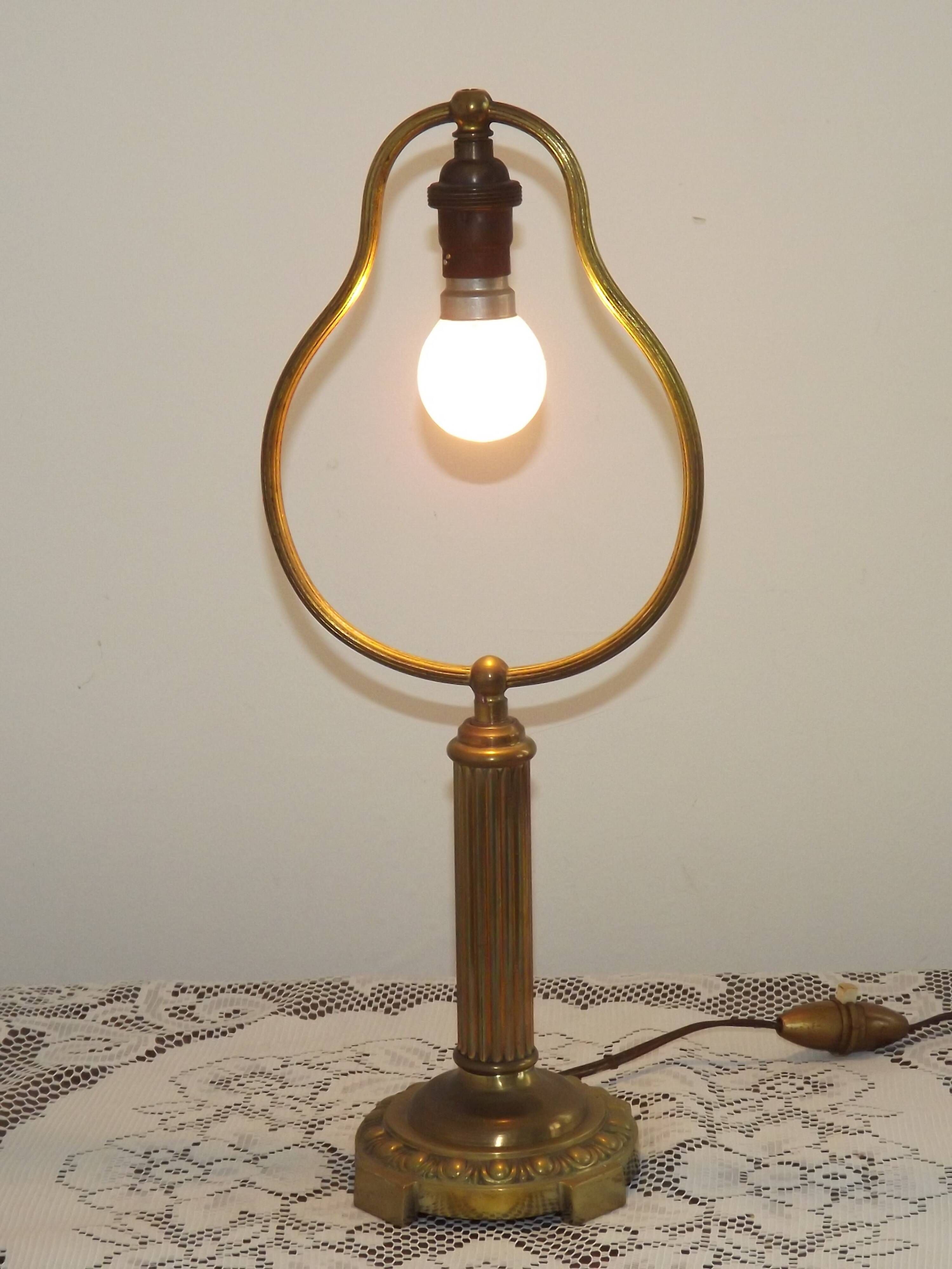 Traditional Style Vintage French Brass Table Lamp Round Footed Base