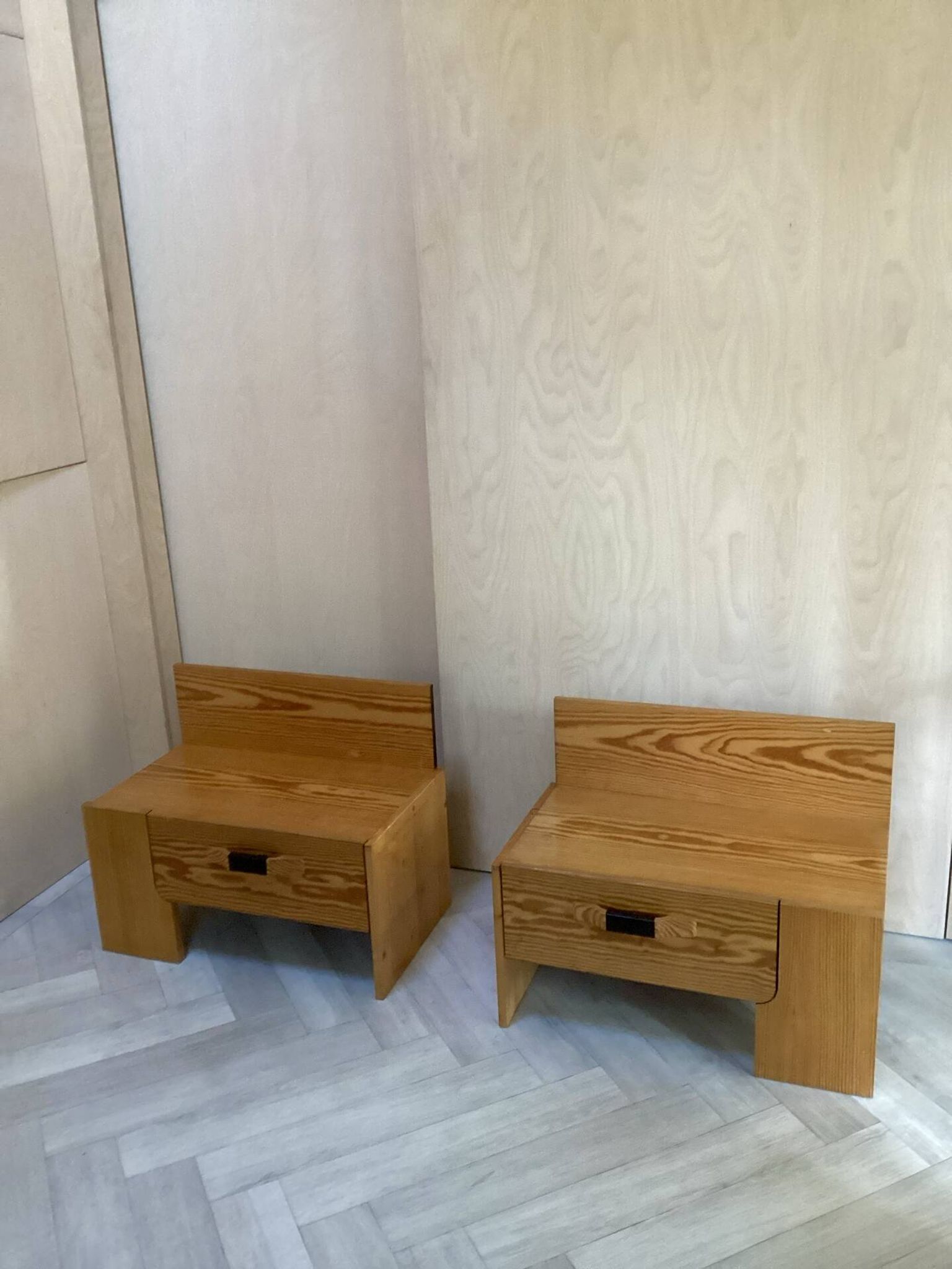 2 pine wood bedside table 1970 design